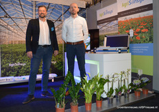 Bas Visser en Jan Kupers (AgriSensys/Wireless Value) kunnen ook zonder bodemvochtsensoren betrouwbaar de watergift meten met weegstations.